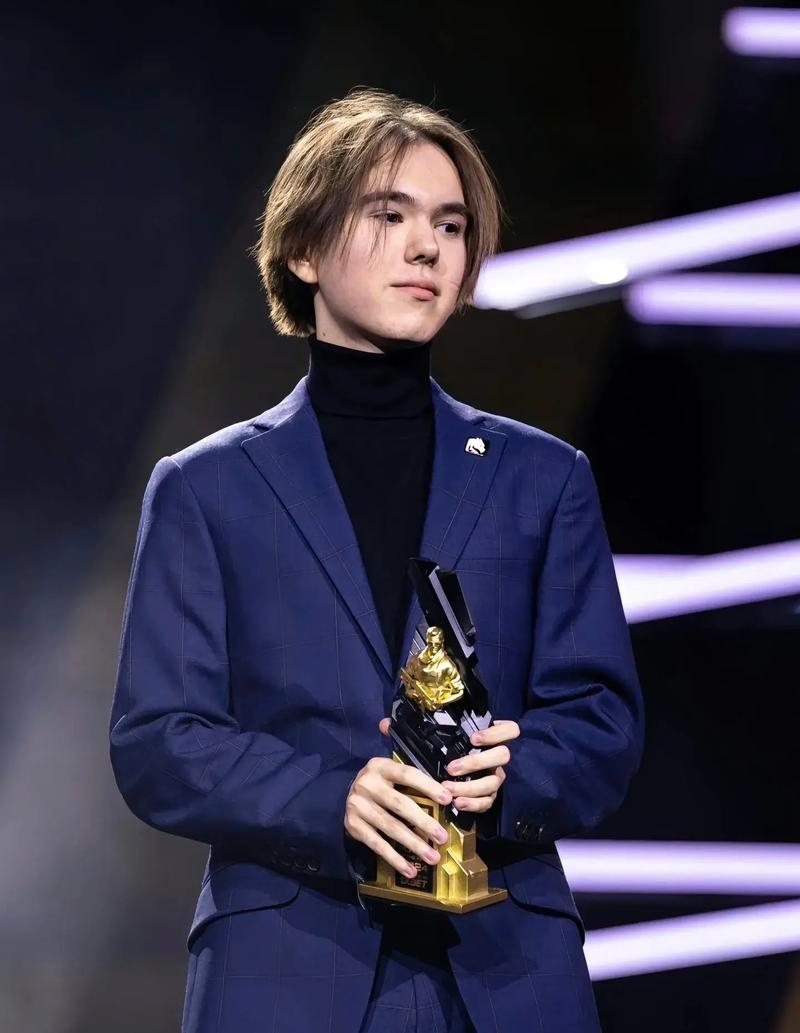 Spirit 击败 NAVI 晋级 IEM Cologne 2025 决赛