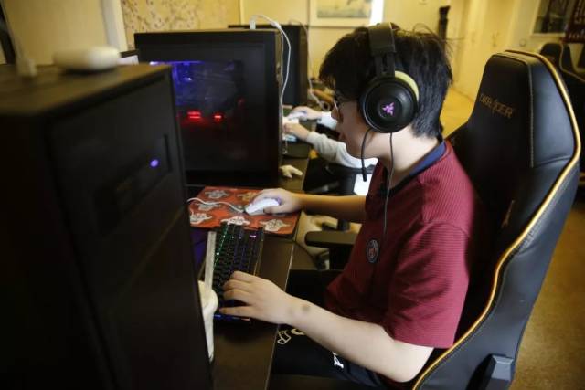 BB别墅杯 第二赛季：焦点之战！ Spirit 2-1 MOUZ晋级总决赛