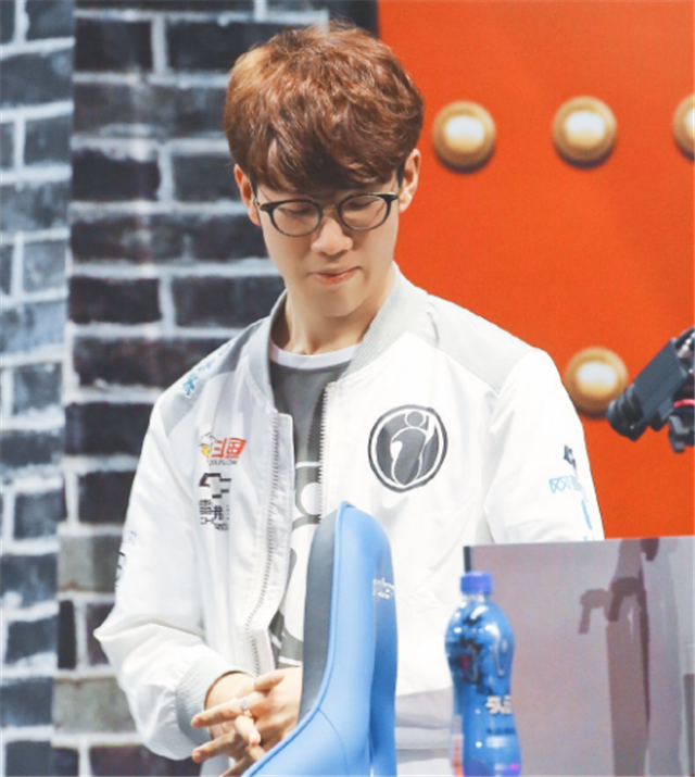 NAVI击败了 Team Liquid ，而G2意外地输给了 The MongolZ - 2024完美世界上海 Major 淘汰赛第一轮的结果