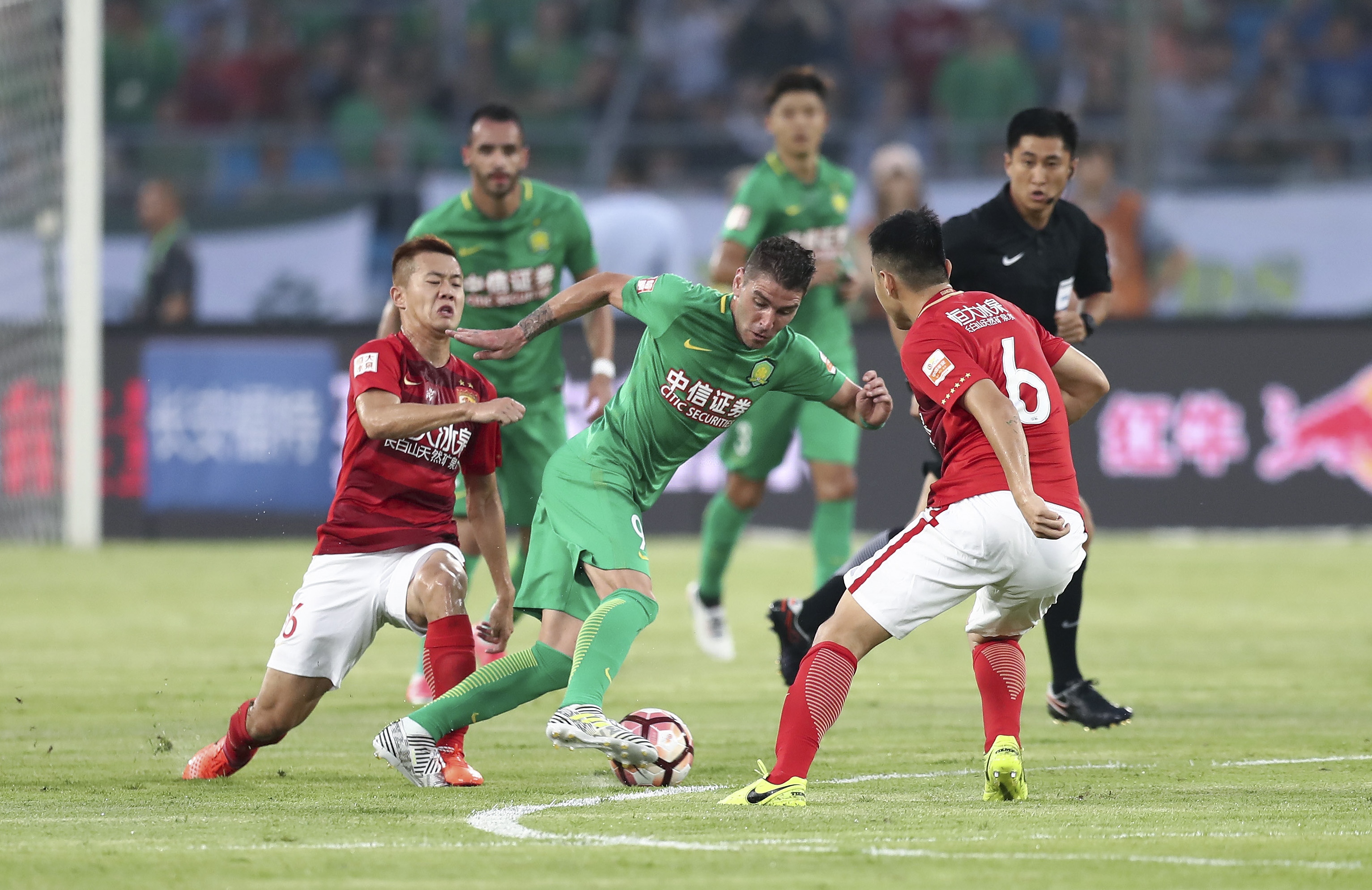 厄德高破门赖斯造乌龙 阿森纳2-1布赖顿