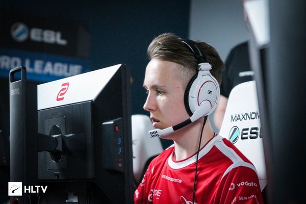 LGD官宣与AD选手Kramer合约到期，后者恢复自由人身份